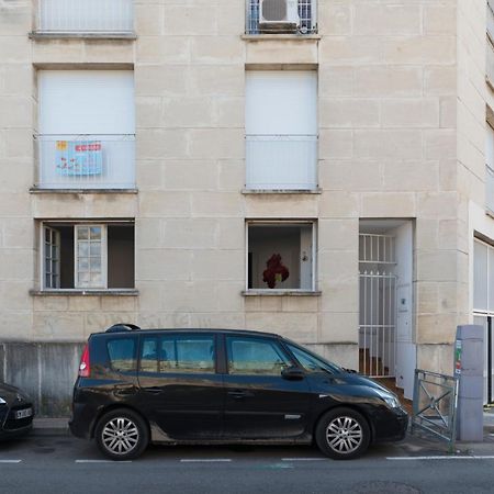 Appartement De Charme - Vue Sur Remparts - Wifi Gratuit - Parking Payant A Proximite Avignon Buitenkant foto