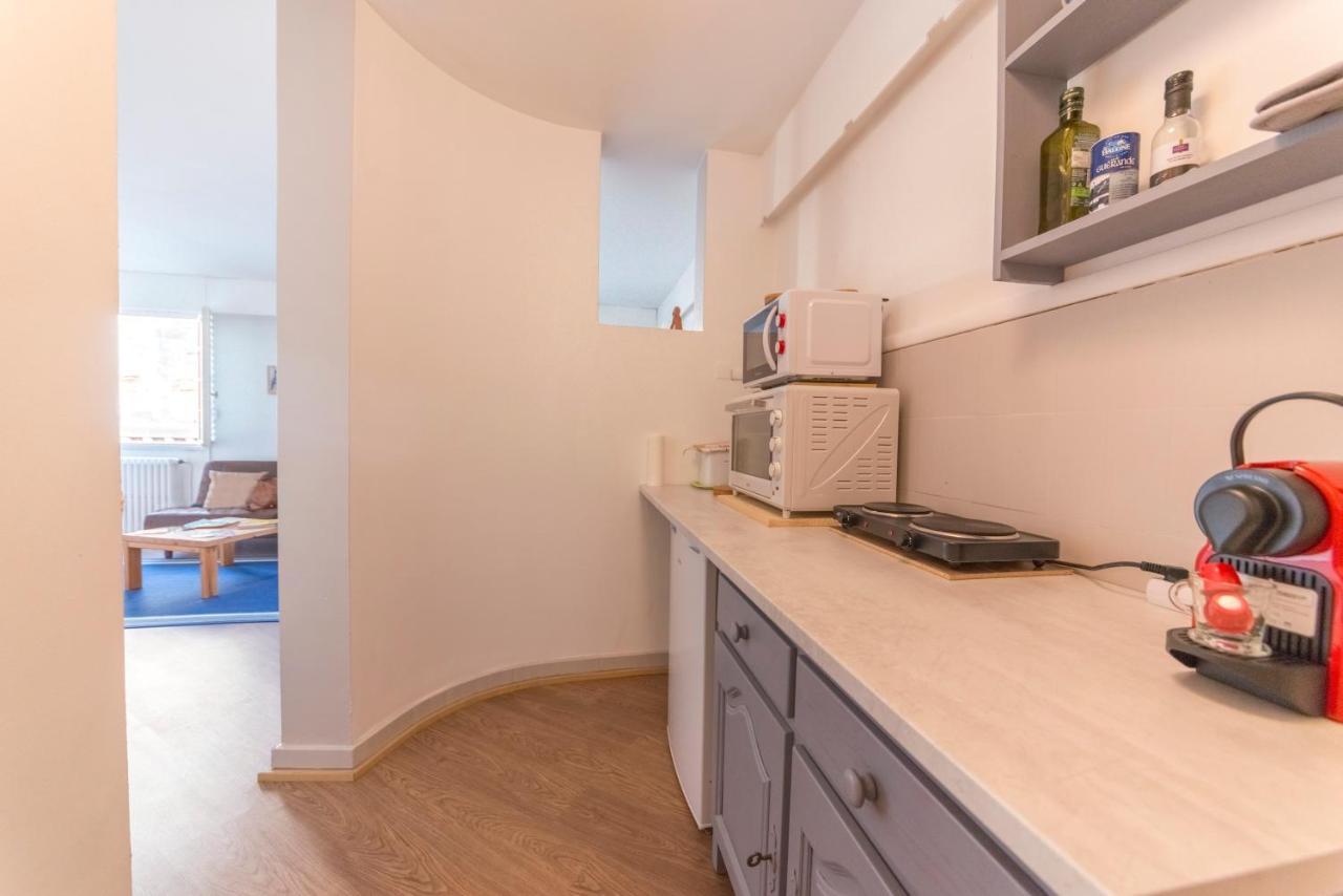 Appartement De Charme - Vue Sur Remparts - Wifi Gratuit - Parking Payant A Proximite Avignon Buitenkant foto