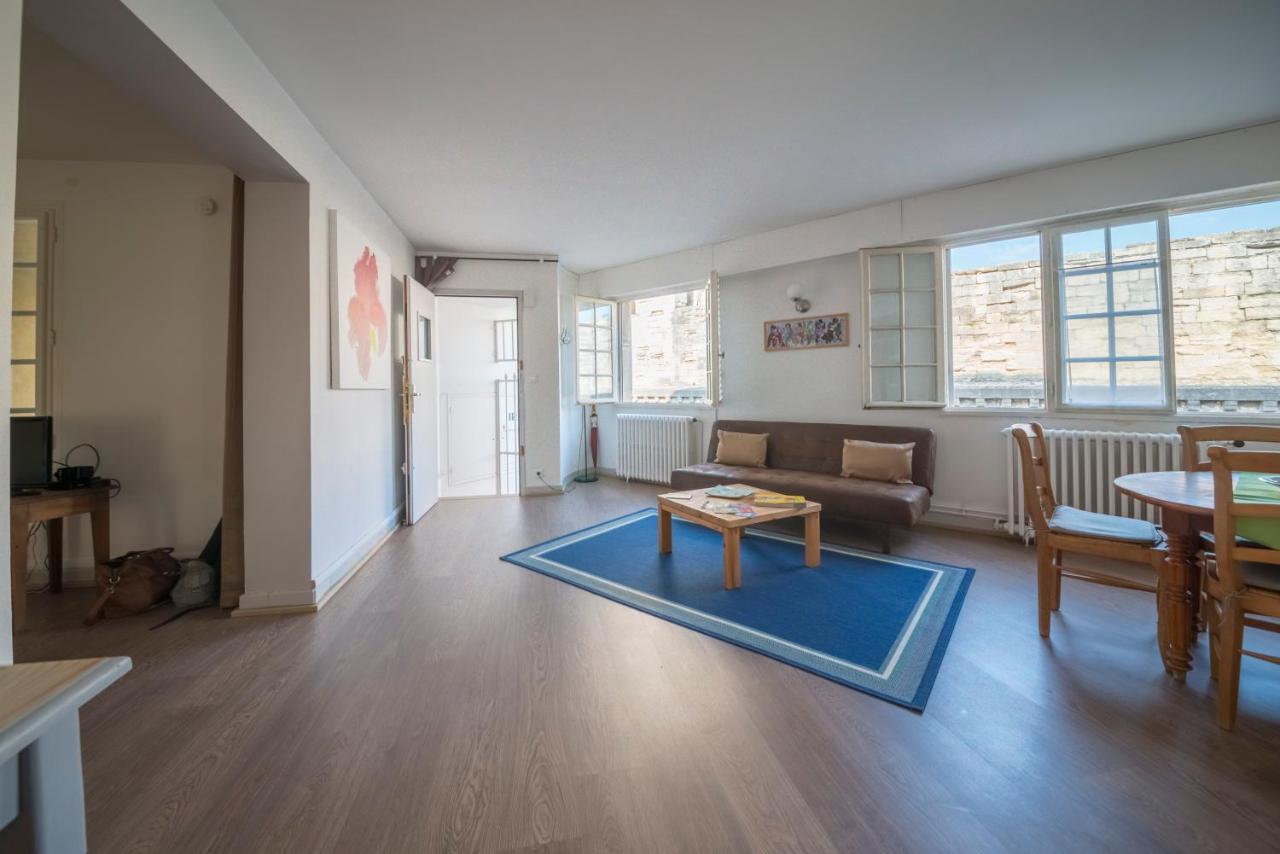 Appartement De Charme - Vue Sur Remparts - Wifi Gratuit - Parking Payant A Proximite Avignon Buitenkant foto