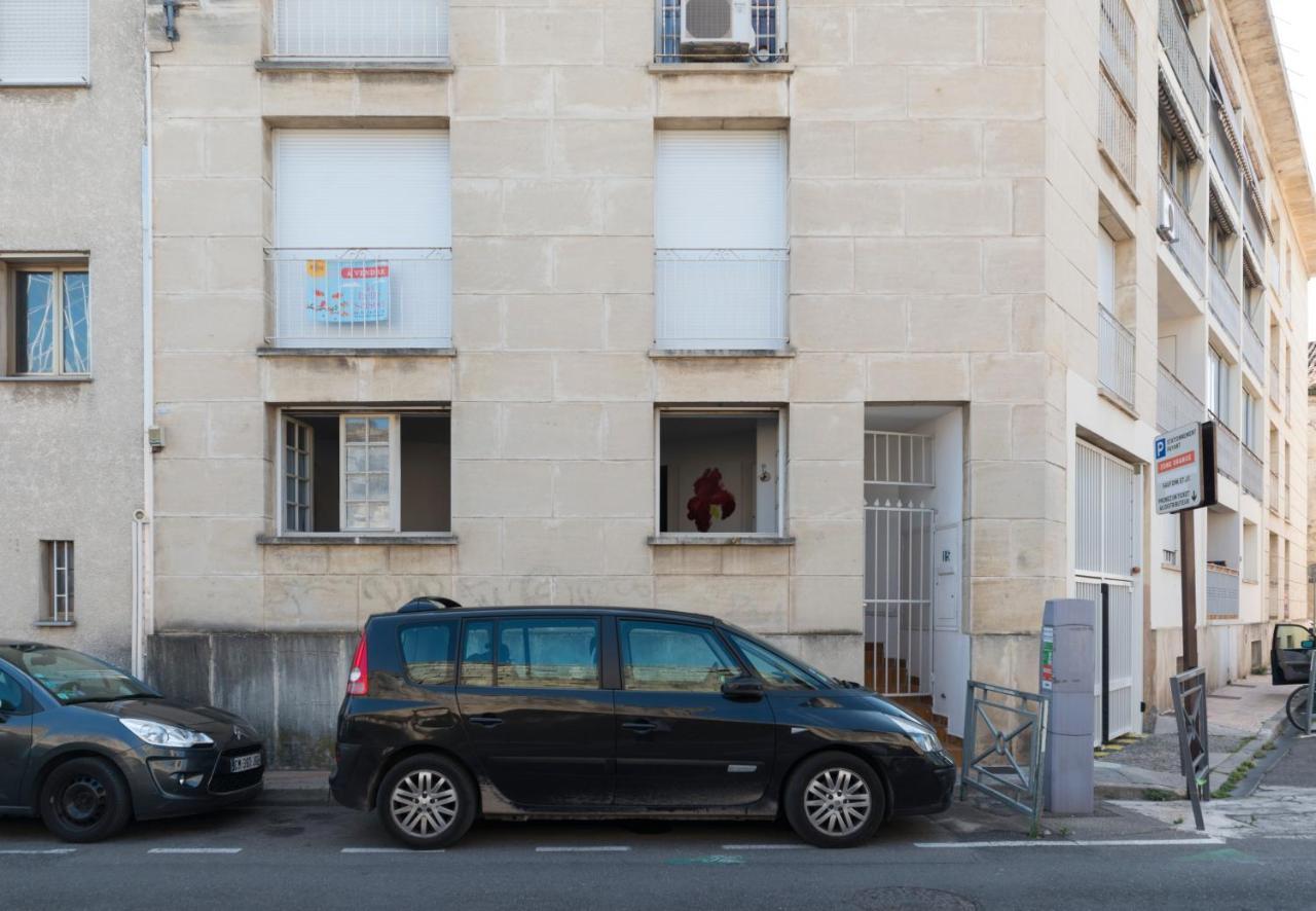 Appartement De Charme - Vue Sur Remparts - Wifi Gratuit - Parking Payant A Proximite Avignon Buitenkant foto